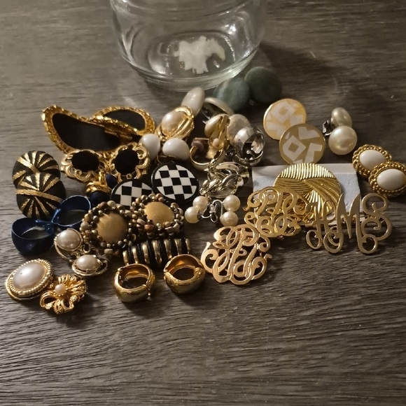 unsearched brands Jewelry - Assorted Gold and Black Women’s Statement Earrings - Mixed Pack